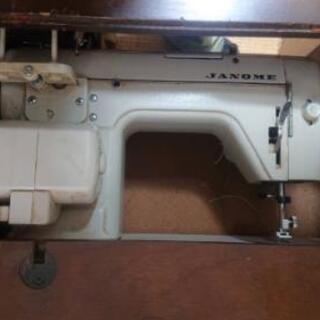 ジャノメミシン 