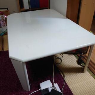 【終了】折れ脚式鏡面テーブル　白のテーブル