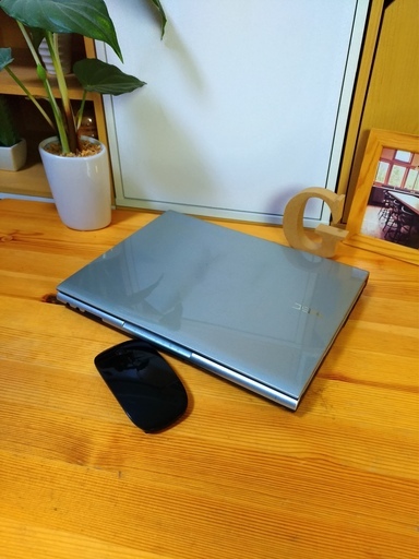 Corei5メモリ12GのSSD128Gで超高性能！　コンパクト超軽量タイプで持ち運びが便利♪　綺麗なシルバーグレーで高級感あり★　NEC VersaPro　最新Windows10　64Bit！　　光沢銀色　　12.1インチ 　ノートパソコン　無線LAN　Wi-Fi対応　DVDドライブ