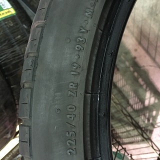 225/40/19 コンチネンタル タイヤ2本 程度良好です！パンク痕無し！片