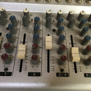 美品＞BEHRINGER ベリンガー パワードミキサー EURORACK MXB 1002 