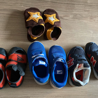 1歳から(歩き始め)履ける子供靴(まとめて四足)