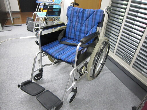 【中古】　車イス　カワムラ製　(自走式)