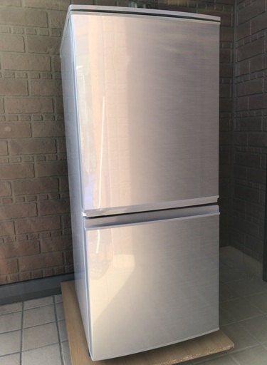 ★SHARP 2ドア冷蔵庫 つけかえどっちもドア 137L 2017年製