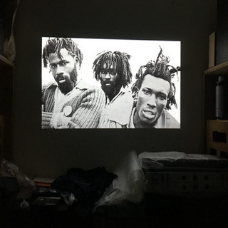 値下げ)4K対応のフルHD プロジェクター yaber Y30 机&100インチ 