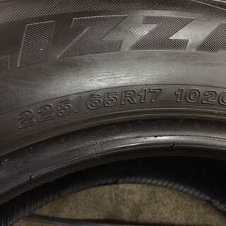 BS BLIZZAK DM-V2 225/65R17 17インチ スタッドレス 4本 2015年製 CX-5 エスクード等　(VTD106) クレジットカード QR決済可能