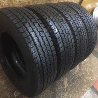 DUNLOP WINTER MAXX SV01 195/80R15 15インチ スタッドレス 4本 2018年製 バリ溝 ハイエース レジアスエース等　(VTD109) クレジットカード QR決済可能