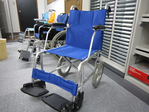 【中古】　車イス　ニッシン製　(介助式)