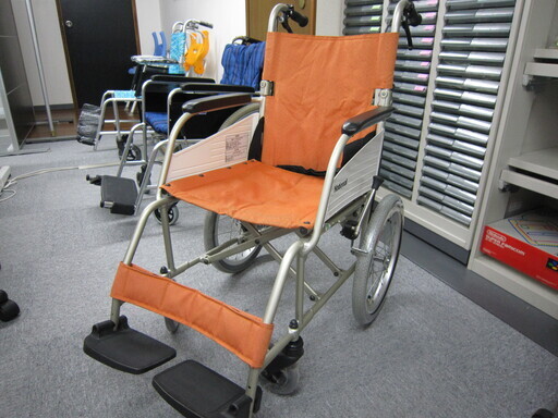 【中古】　車イス　(介助式)