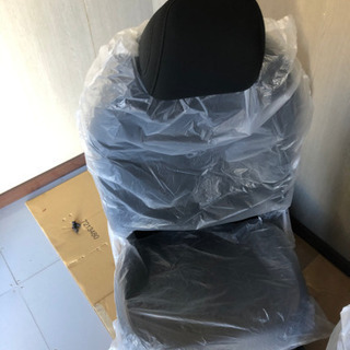 マツダ3 運転席、助手席シート　新車外し品