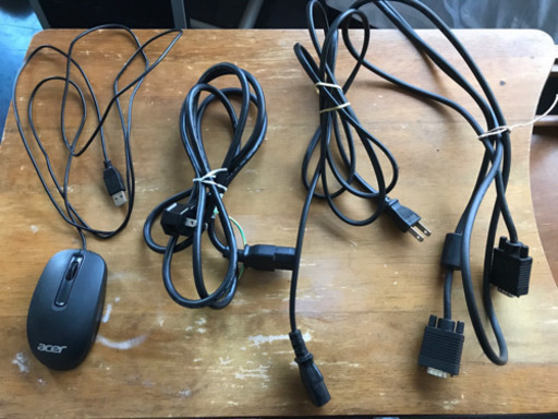 富士通PC FMV-D5290 & 周辺付属品 富士通パソコン | ダイレクトシリーズ D551/FW、D582/FW 外観 富士通PC