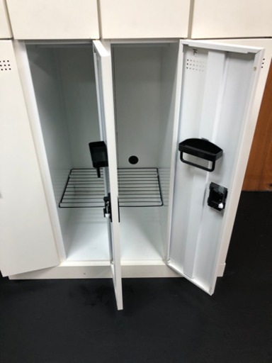 備品！76000円の8扉ロッカーを26000円