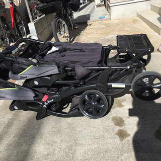 ムーセ 双子ベビーカー 二人乗り 使用年数1年以内(値下げ) - bravista