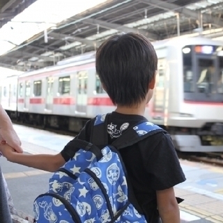 週1～OK！お迎え片道30分で2000円＠阿佐ヶ谷/小学校→学童の校舎まで送迎のお仕事♪＜ひとりで通学できるようになるためのサポート＞【週1～★直行直帰】 - 杉並区