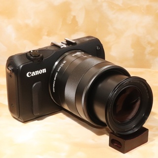 ★極上美品＆新品SDカード付き★キヤノン EOS M レンズキット
