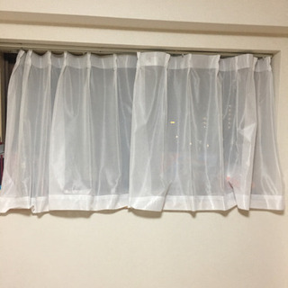 窓用レースカーテン　500円