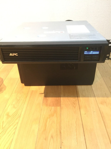 サーバーラック用無停電電源装置