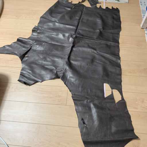 レザー　140〜240mmのレザー5枚まとめて買い取ってくれる方大募集！