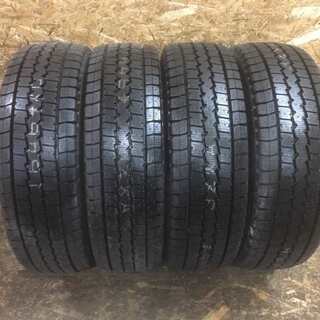 DUNLOP WINTER MAXX LT03 205/70R16 111/101L LT 16インチ スタッドレス 4本 2018年製 未使用品 (VTM64) クレジットカード QR決済可能の画像