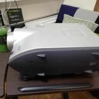 大型プロジェクター(定価130万円のもの)