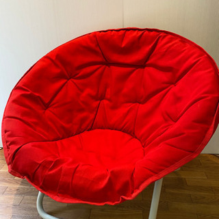 赤い折り畳み式椅子　商談成立