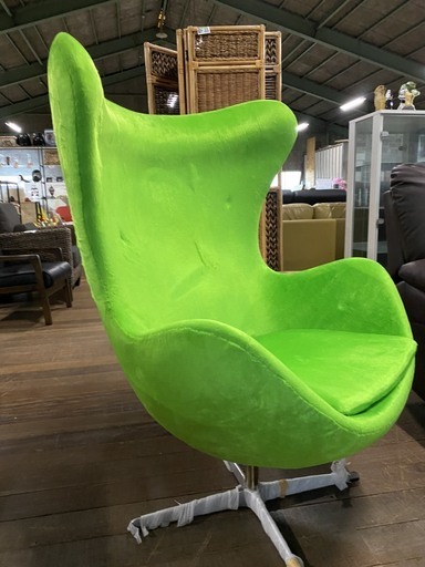 デザイナーズ家具　エッグチェア　グリーン色　通常7万円します！展示現品価格12800円です。
