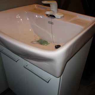 湯沸し器付き洗面化粧台