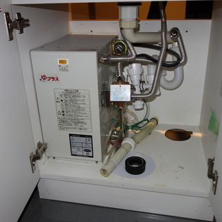 湯沸し器付き洗面化粧台