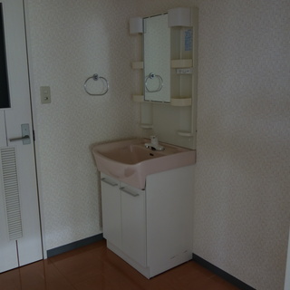 湯沸し器付き洗面化粧台