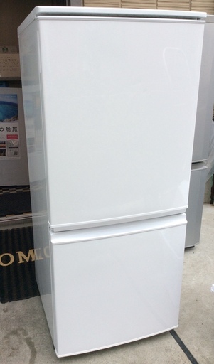 【RKGRE-260】特価！シャープ/137L 2ドア冷凍冷蔵庫/どっちもドア/SJ-D14A-W/中古品/2015年製/当社より近隣無料配達！