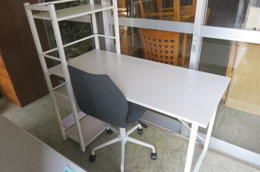 学習机　棚付き　椅子付き　白