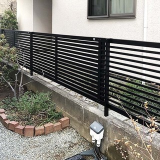 フェンスが台風被害のため、新しくLIXIL「ライシス」に交換工事いたしました。 - 横浜市