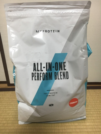 マイプロテイン 5kg オールインワンパフォームブレンド ストロベリー ...