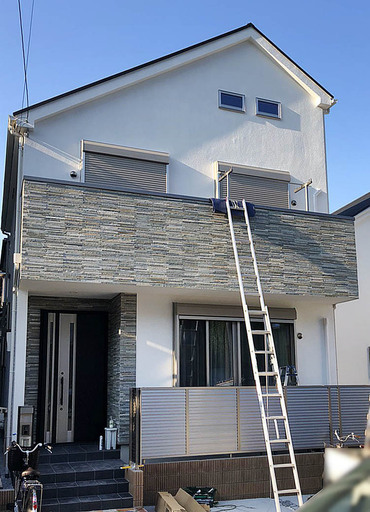 窓にシャッター 手動式３ヶ所 と ２階にテラス屋根を取付工事いたしました 横浜市 ワイドアルミ 舞岡のその他の無料広告 無料掲載の掲示板 ジモティー