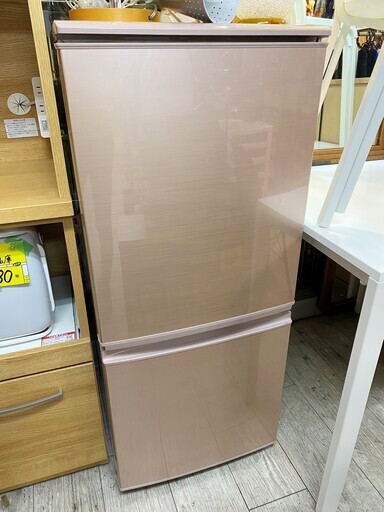 SHARP 2ドア冷蔵庫 137L ピンク つけかえどっちもドア☆志木 買取帝国