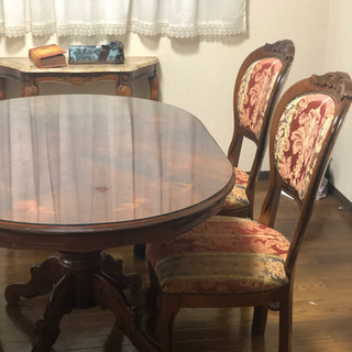 イタリア製　ダイニングテーブル(50%割引き)