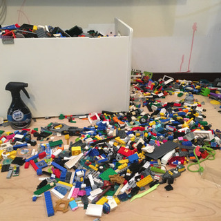 LEGOの仕分け、組み立て - 手伝って/助けて