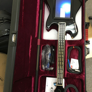 日本取り扱いなし Misa Digital Instruments tri-bass black ギター型