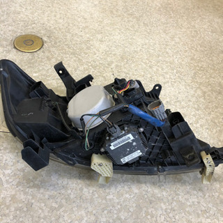 セレナベッドライト左側