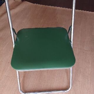 折り畳み椅子１０脚