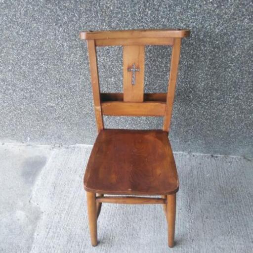 チャーチチェア　聖書が置ける椅子　中古品