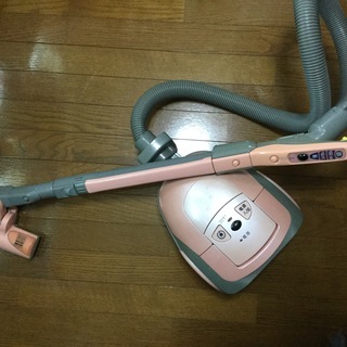無料です◆掃除機　HITACHI  used 「ひとり親」　ピンク