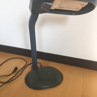 TOSHIBA 電気スタンド　照明　卓上照明　