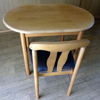 【無料･条件あり】小さい食卓テーブル＋椅子