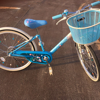 小学生女児向け22インチ自転車　ヘルメット付き
