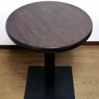 無料 木製小円型テーブル（直径60cm）