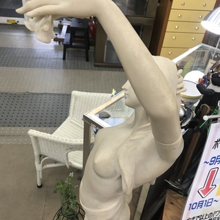 大理石女性彫刻像