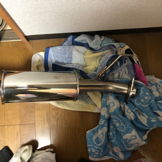 定価30500円の中間マフラーです