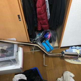 定価30500円の中間マフラーです