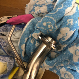 定価30500円の中間マフラーです